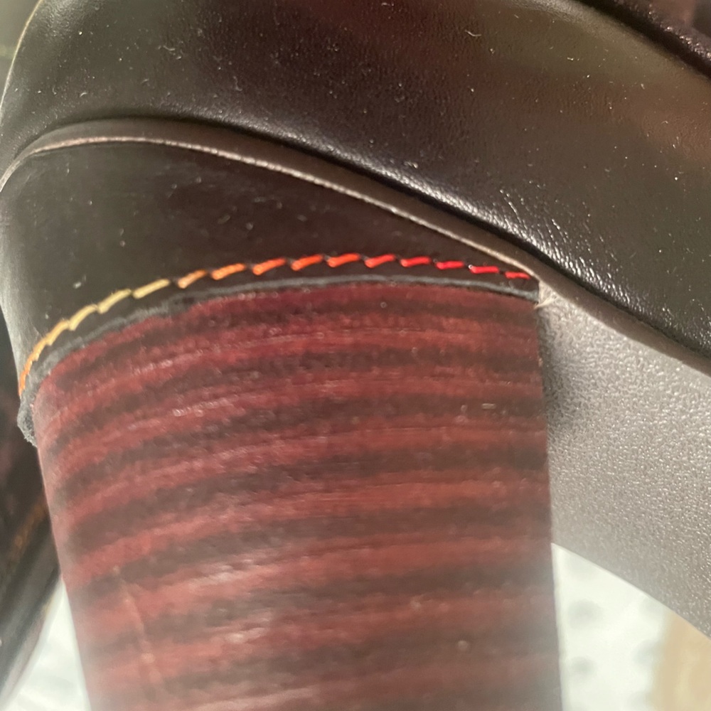 Ladies shoes
